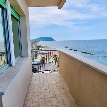Apartament P012 - Porto Recanati, Meraviglioso Trilocale Fronte Mare