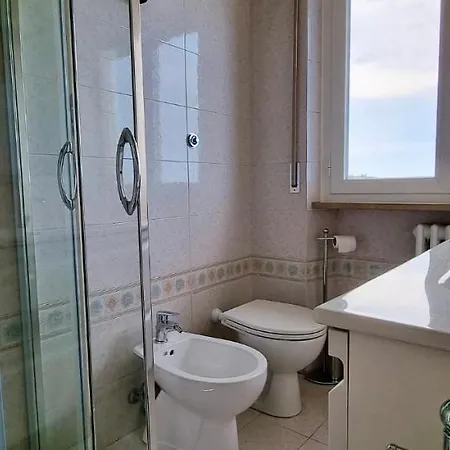 P012 - Porto Recanati, Meraviglioso Trilocale Fronte Mare Apartament *