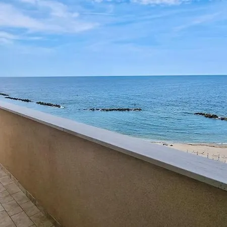 P012 - Porto Recanati, Meraviglioso Trilocale Fronte Mare شقة
