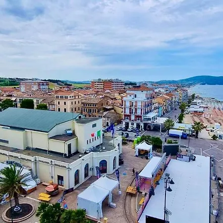 P012 - Porto Recanati, Meraviglioso Trilocale Fronte Mare *