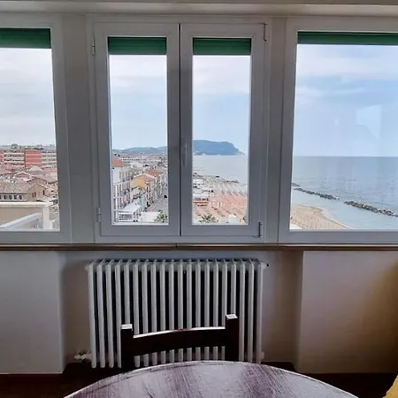 P012 - Porto Recanati, Meraviglioso Trilocale Fronte Mare شقة بورتو ريكاناتي