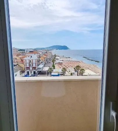 Apartment P012 - Porto Recanati, Meraviglioso Trilocale Fronte Mare